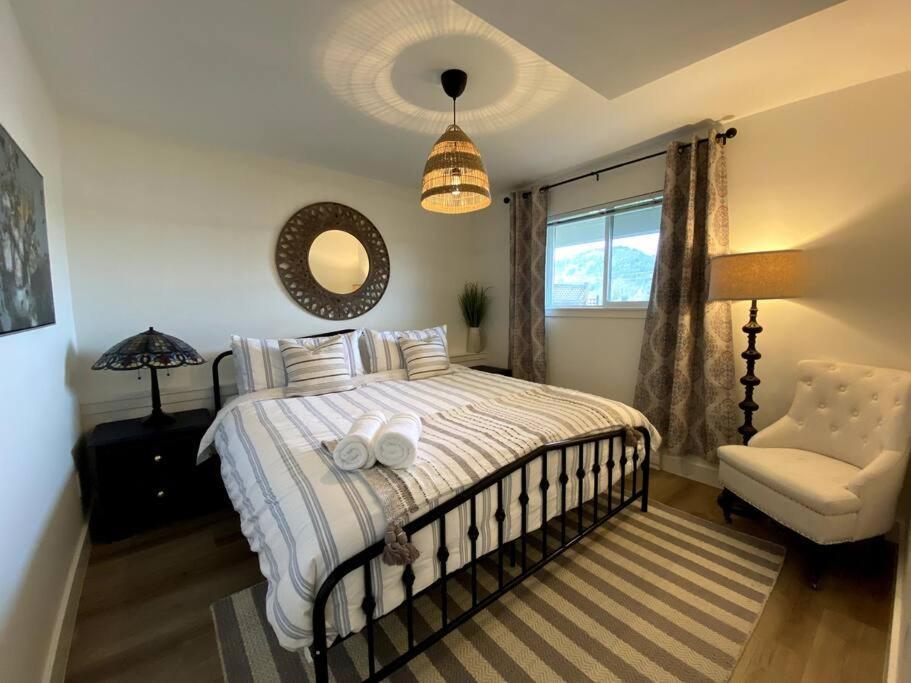 Cozy Lakeview Suite Victoria Bagian luar foto